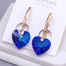 Сережки XР. Позолота 18К. Камені: Swarovski синього кольору. Довжина: 37 мм. Ширина: 15 мм.