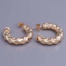 Сережки-гвоздики ХР. Позолота 18К. Діаметр: 31 мм. Ширина: 7 мм.