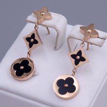Сережки-гвоздики Stainless Steel із чорною емаллю. Сталь. Позолота ЧВ. Довжина: 36 мм. Ширина: 12 мм.