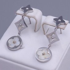 Сережки-гвоздики Stainless Steel з білою емаллю. Сталь. Родій. Довжина: 36 мм. Ширина: 12 мм.