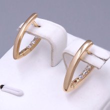 Сережки ХР. Позолота 18К. Камені: білий циркон. Довжина: 20 мм. Ширина: 2 мм.