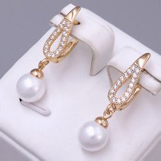 Сережки XР. Позолота 18К. Камені: перли та циркон Довжина: 29 мм. Ширина: 8 мм.