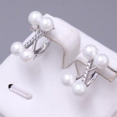 Сережки XР. Родій. Камені: перли та білий циркон. Довжина: 19 мм. Ширина: 10 мм.