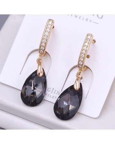Сережки XР. Позолота 18К. Камені: Swarovski та циркон. Довжина: 35 мм. Ширина: 9 мм.