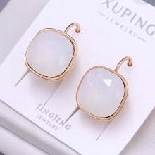 Сережки XР. Позолота 18К. Камені: Swarovski. Довжина: 18 мм. Ширина: 13 мм.