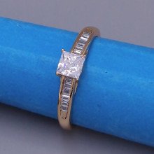Каблучка XР. Позолота 18К. Камені: циркон. Є: 16р