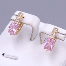 Сережки ХР. Позолота 18К. Камені: білий та рожевий циркон. Довжина: 15 мм. Ширина: 6 мм.