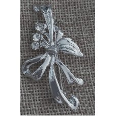 Брошка. Родій. Камені: білий циркон. Довжина: 50 мм. Ширина: 27 мм.