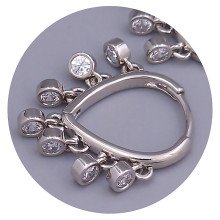 Сережки ХР. Родій. Камені: білий циркон. Довжина: 18 мм. Ширина: 2 мм.