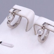Сережки ХР. Родій. Камені: білий циркон. Довжина: 18 мм. Ширина: 4 мм.