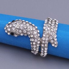 Каблучка під срібло з розсипом фіанітів. Довжина змії: 32 мм. Є: 17р 18р 19р