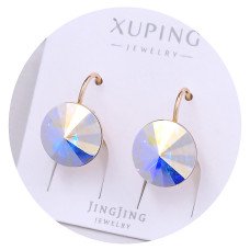 Сережки XР. Позолота 18К. Камені: Swarovski бензинового кольору з синім відтінком. Довжина: 18 мм. Ширина: 13 мм.
