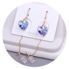 Сережки-протяжки XР. Позолота 18К. Камені: Swarovski блакитний хамелеон. Довжина: 90 мм. Ширина: 10 мм.