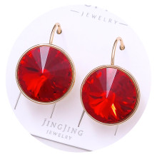 Сережки XР. Позолота 18К. Камені: Swarovski червоного кольору. Довжина: 23 мм. Ширина: 15 мм.