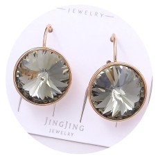 Сережки XР. Позолота 18К. Камені: Swarovski оливкового кольору. Довжина: 23 мм. Ширина: 15 мм.