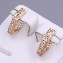 Сережки ХР. Позолота 18К. Камені: білий циркон. Довжина: 17 мм. Ширина: 4 мм.