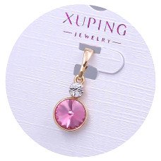 Кулон XР. Позолота 18К. Камені: Swarovski  рожевого та білого кольору. Довжина: 17 мм. Ширина: 7 мм.