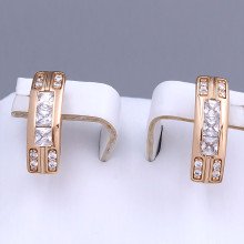 Сережки ХР. Позолота 18К. Камені: білий циркон. Довжина: 17 мм. Ширина: 6 мм.