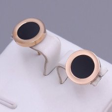 Сережки-гвоздики Stainless Steel з чорною емаллю. Сталь. Позолота ЧВ. Довжина: 15 мм. Ширина: 12 мм.