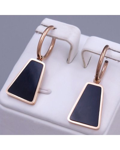 Сережки з чорною емалью Stainless Steel. Сталь. Позолота ЧВ. Довжина: 30 мм. Ширина: 13 мм.