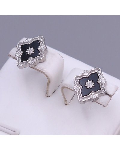 Сережки-гвоздики Stainless Steel з чорною емаллю. Сталь. Родій. Довжина: 15 мм. Ширина: 13 мм.