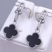 Сережки-гвоздики з чорною емаллю Stainless Steel. Сталь. Родій. Довжина: 38 мм. Ширина: 15 мм.