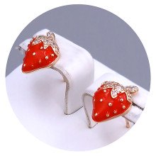 Сережки-гвоздики XР з червоною емаллю та цирконом. Позолота 18К. Довжина: 12 мм. Ширина: 9 мм.