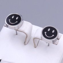 Сережки-гвоздики з чорною емаллю Stainless Steel. Сталь. Родій. Довжина: 15 мм. Ширина: 10 мм.
