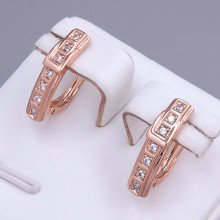 Сережки XР. Позолота ЧВ. Камені: білий циркон. Довжина: 17 мм. Ширина: 4 мм.