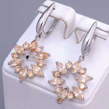 Сережки ХР. Родій. Камені: жовтий циркон. Довжина: 40 мм. Ширина: 22 мм.