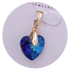 Кулон XР. Позолота 18К. Камені: Swarovski синьо-фіолетового кольору. Довжина: 19 мм. Ширина: 10 мм.
