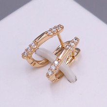 Сережки ХР. Позолота 18К. Камені: циркон. Довжина: 17 мм. Ширина: 2 мм.
