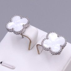 Сережки-гвоздики Stainless Steel з білою емаллю. Сталь. Родій. Довжина: 15 мм. Ширина: 14 мм.