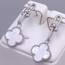 Сережки-гвоздики Stainless Steel з білою емаллю. Сталь. Родій. Довжина: 40 мм. Ширина: 15 мм.