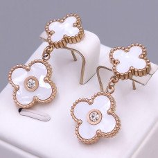 Сережки-гвоздики Stainless Steel з білою емаллю та цирконом. Сталь. Позолота ЧВ. Довжина: 30 мм. Ширина: 15 мм.