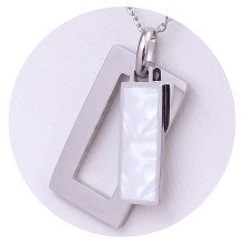 Ланцюжок із кулоном Stainless Steel з білою емаллю. Сталь. Родій. Довжина: 40-45 см