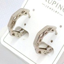 Серьги ХР. Родий. Довжина: 17 мм. Ширина: 3 мм.