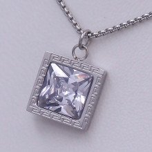 Ланцюжок із кулоном Stainless Steel. Сталь. Родій. Камені: білий циркон. Довжина: 45-50 см.