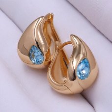 Сережки XР. Позолота 18К. Камені: Swarovski бірюзового кольору. Довжина: 16 мм. Ширина: 10 мм.