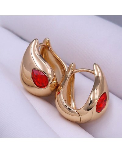 Сережки XР. Позолота 18К. Камені: Swarovski червоного кольору. Довжина: 16 мм. Ширина: 10 мм.