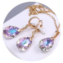 Набір ХР. Сережки та кулон на ланцюжку зі Swarovski бузкового кольору. Мед. золото 18К Ланцюжок: 40-45 см. Сережки: 35 мм.