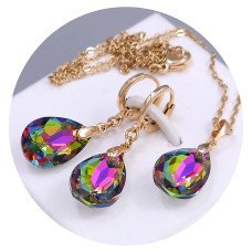 Набір ХР. Сережки та кулон на ланцюжку зі Swarovski кольору хамелеон. Мед. золото 18К Ланцюжок: 40-45 см. Сережки: 35 мм.