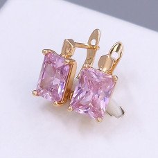 Сережки ХР. Позолота 18К. Камені: рожевий циркон. Довжина: 13 мм. Ширина: 7 мм.