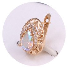 Сережки XР. Позолота 18К. Камені: Swarovski бензинового кольору та циркон. Довжина: 15 мм. Ширина: 12 мм.