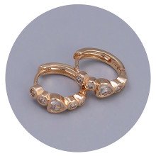 Сережки ХР. Позолота 18К. Камені: білий циркон. Діаметр: 14 мм. Ширина: 5 мм.