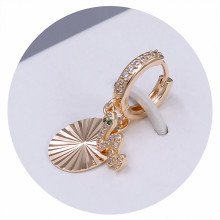 Сережки ХР. Позолота 18К. Камені: білий циркон. Довжина: 30 мм. Ширина: 13 мм.