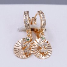 Сережки ХР. Позолота 18К. Камені: білий циркон. Довжина: 30 мм. Ширина: 13 мм.