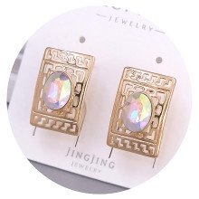 Сережки XР. Позолота 18К. Камені: Swarovski бензинового кольору. Довжина: 19 мм. Ширина: 11 мм.