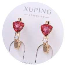 Сережки XР. Позолота 18К. Камені: Swarovski малинового кольору та білий циркон. Довжина: 19 мм. Ширина: 7 мм.