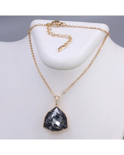 Кулон на ланцюжку XР. Позолота 18К. Камені: Swarovski. Діаметр кулона: 18 мм Довжина ланцюжка: 40-45 мм